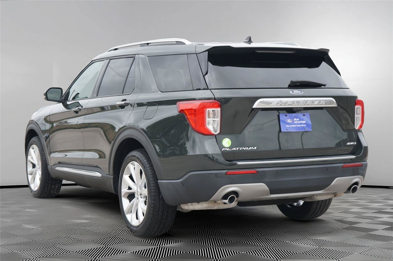 Certified 2022 Ford Explorer Platinum w/ Premium Technology Package AWD/4WD image 6