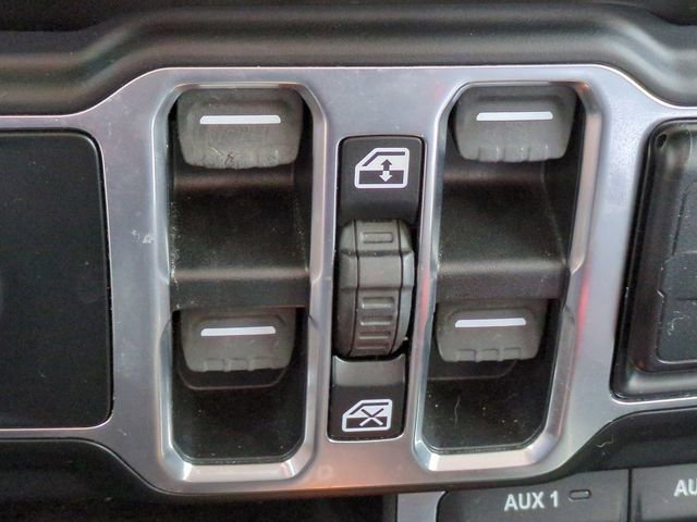 Used 2020 Jeep Gladiator Overland image 24