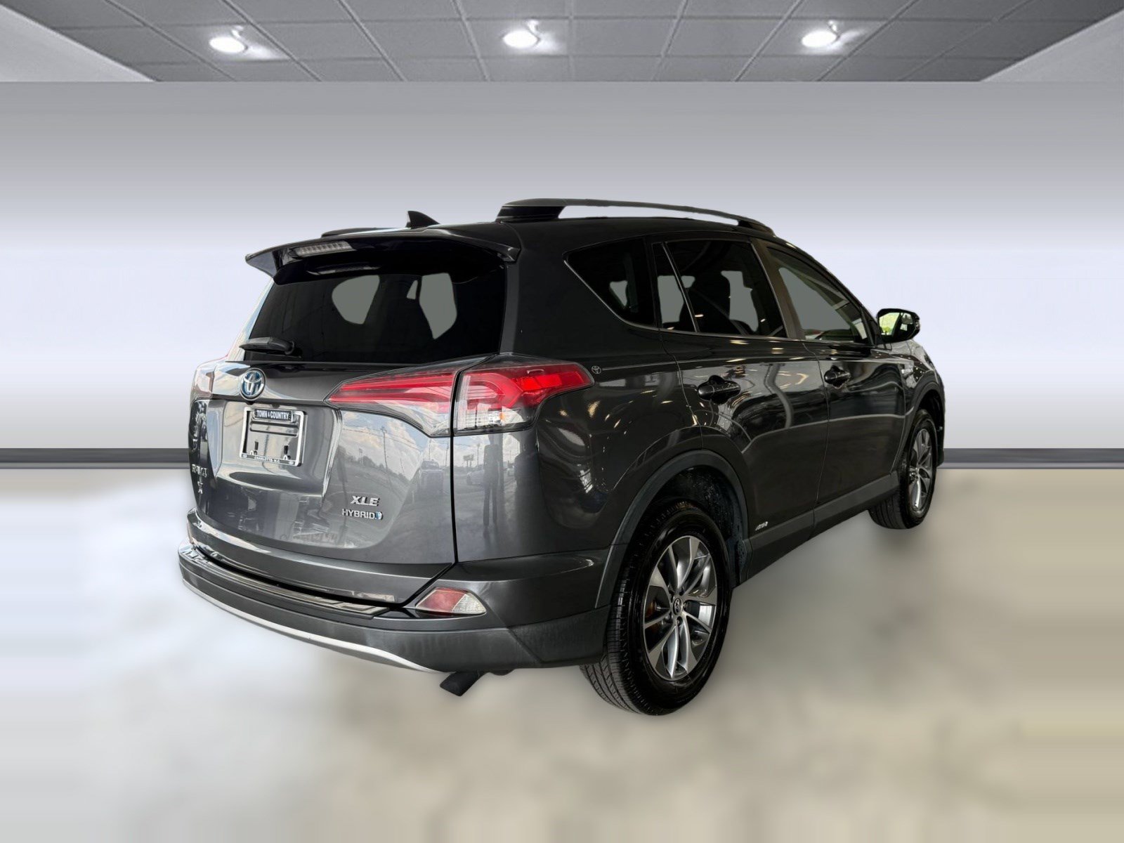 Used 2018 Toyota RAV4 XLE AWD/4WD image 9
