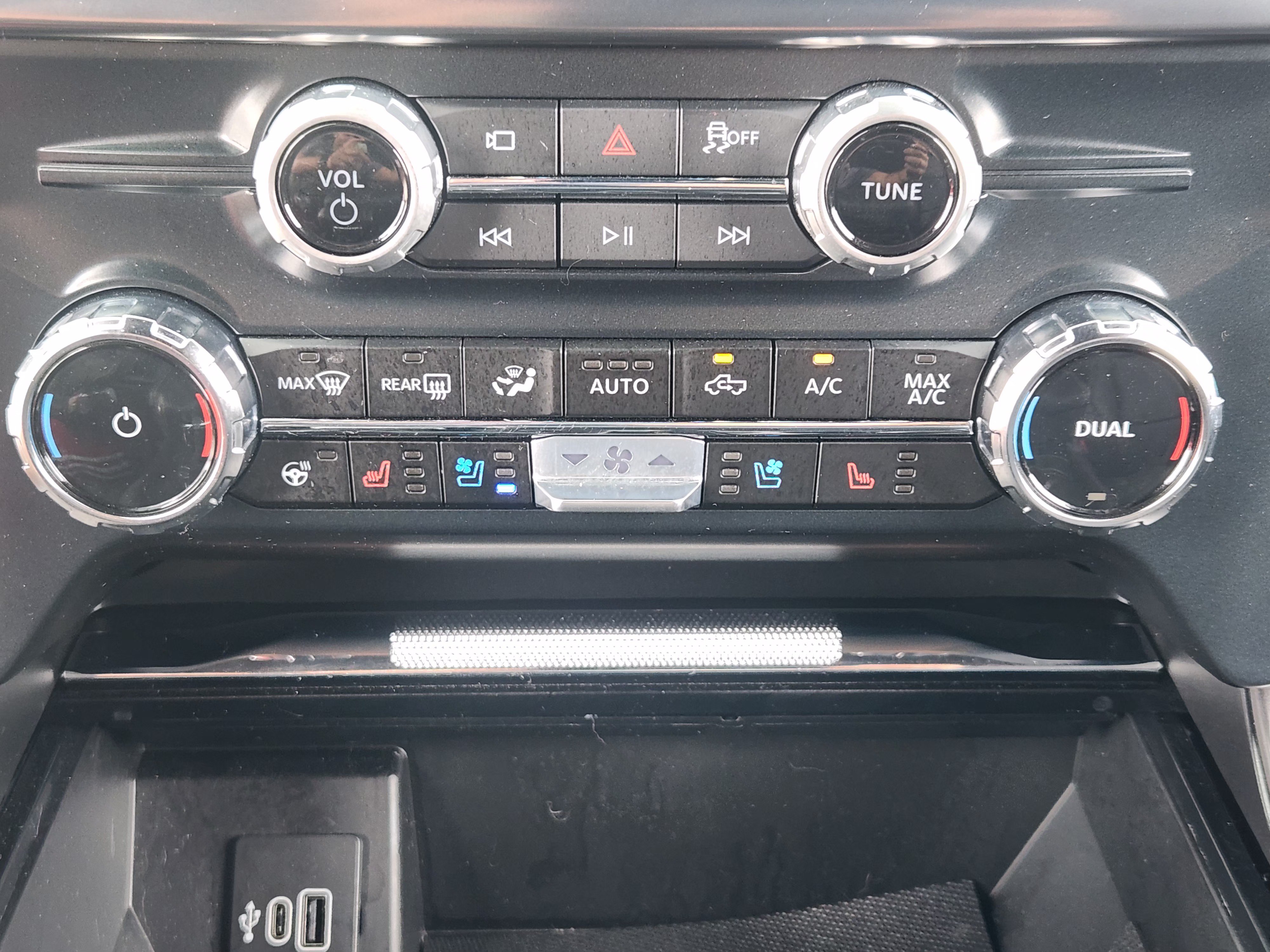 Certified 2025 Ford F150 Lariat AWD/4WD image 19