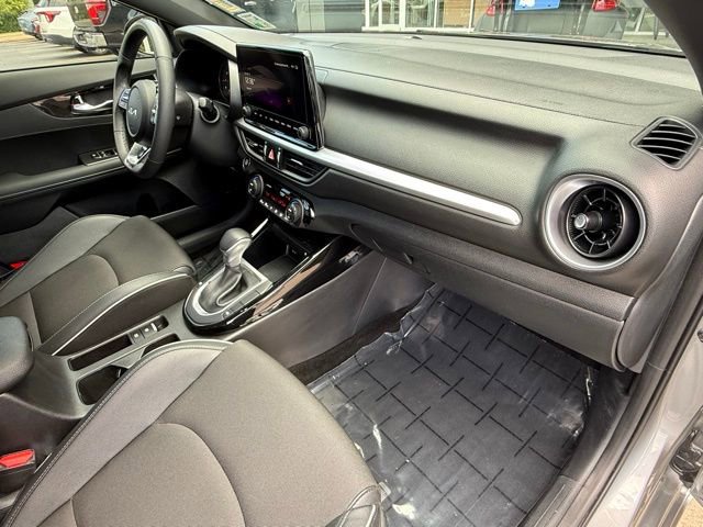 Used 2024 Kia Forte GT-Line w/ GT-Line Premium Package FWD image 17