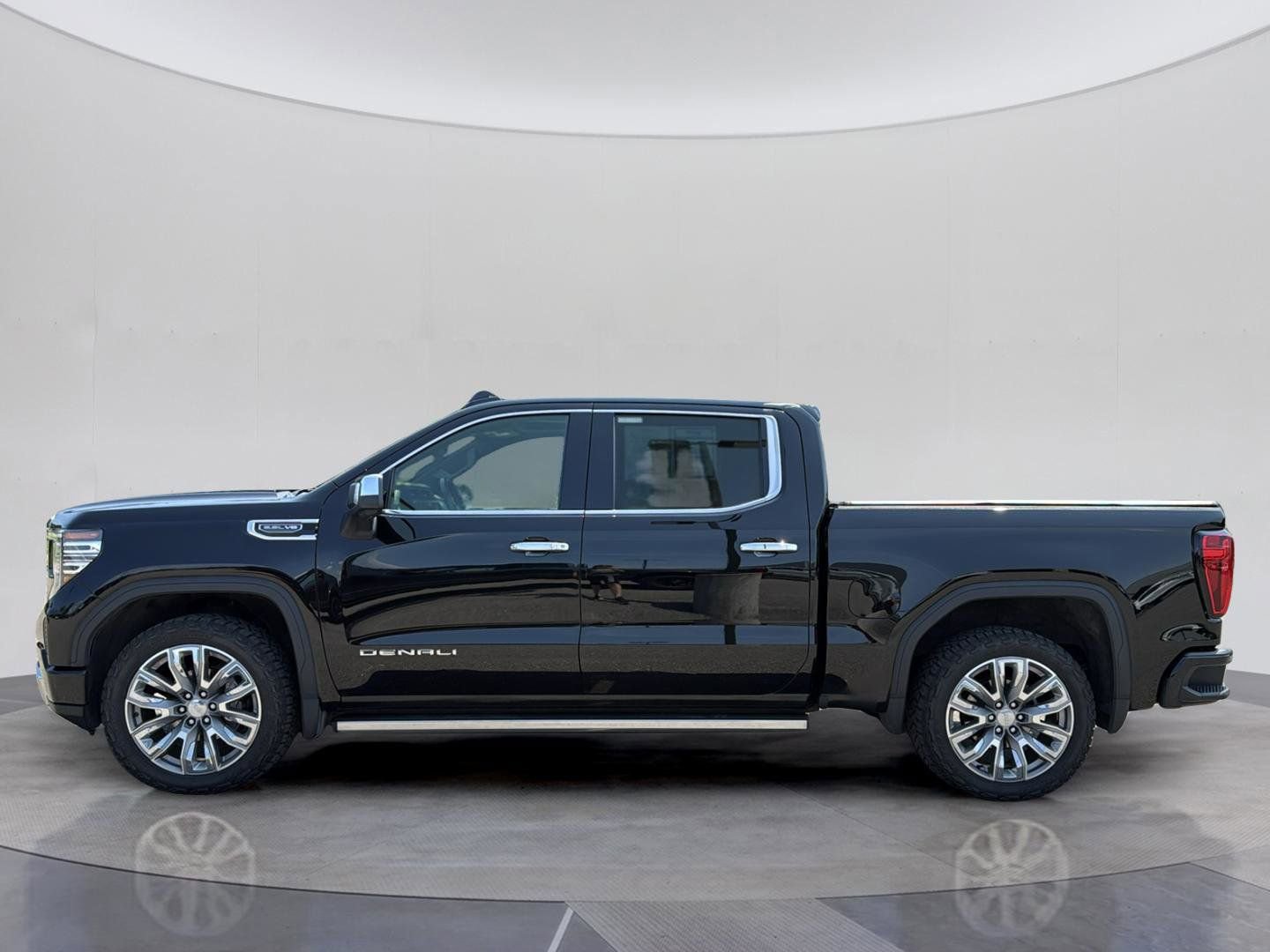 Used 2022 GMC Sierra 1500 Denali w/ Denali Reserve Package image 2