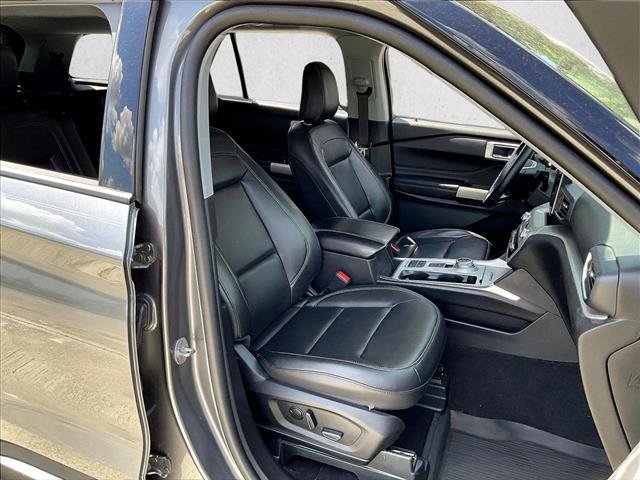 Certified 2023 Ford Explorer XLT w/ Equipment Group 202A RWD image 9
