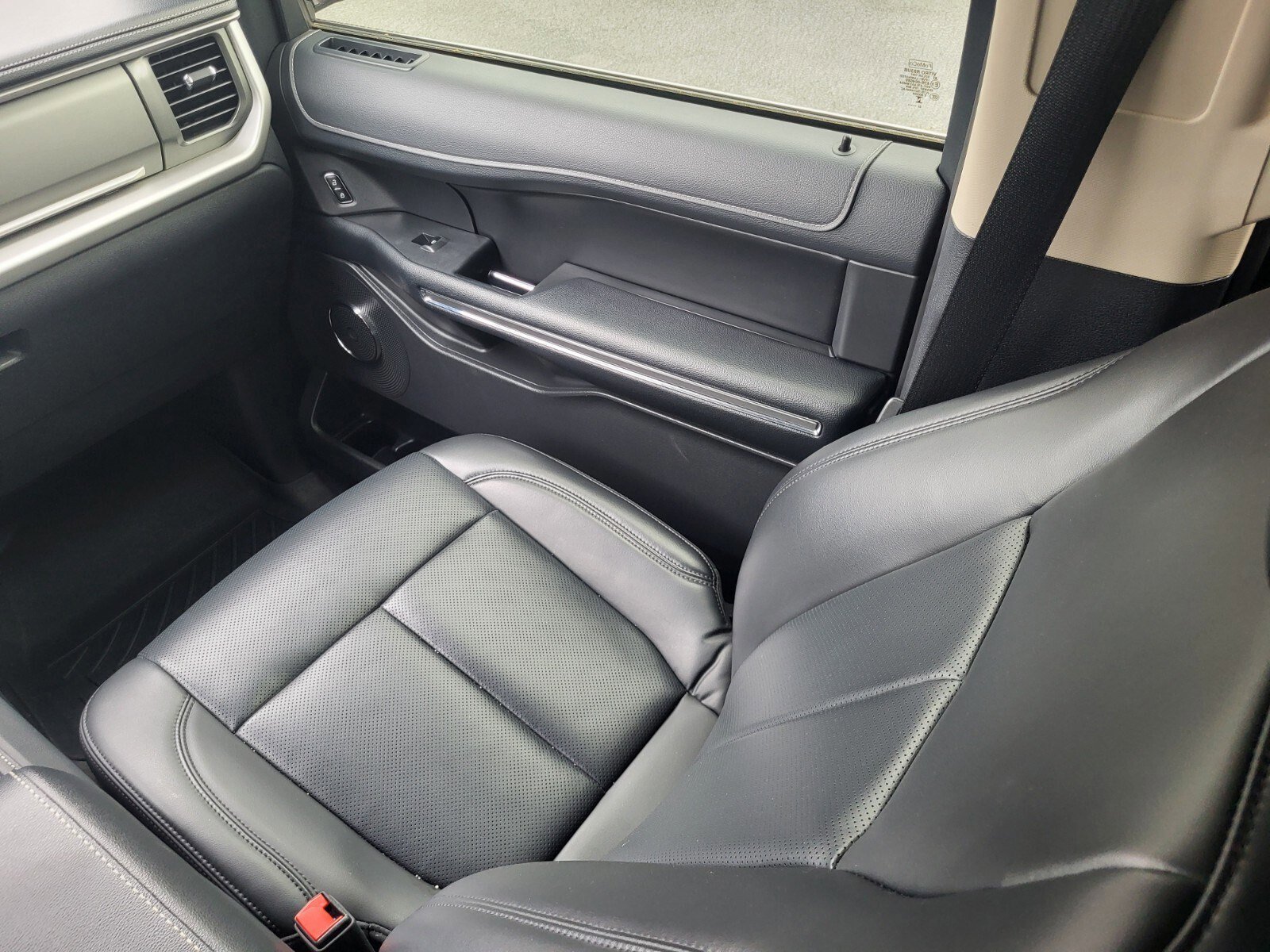 Certified 2023 Ford Expedition XLT image 16