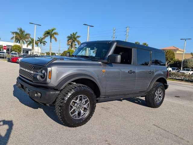Certified 2025 Ford Bronco Badlands AWD/4WD image 3