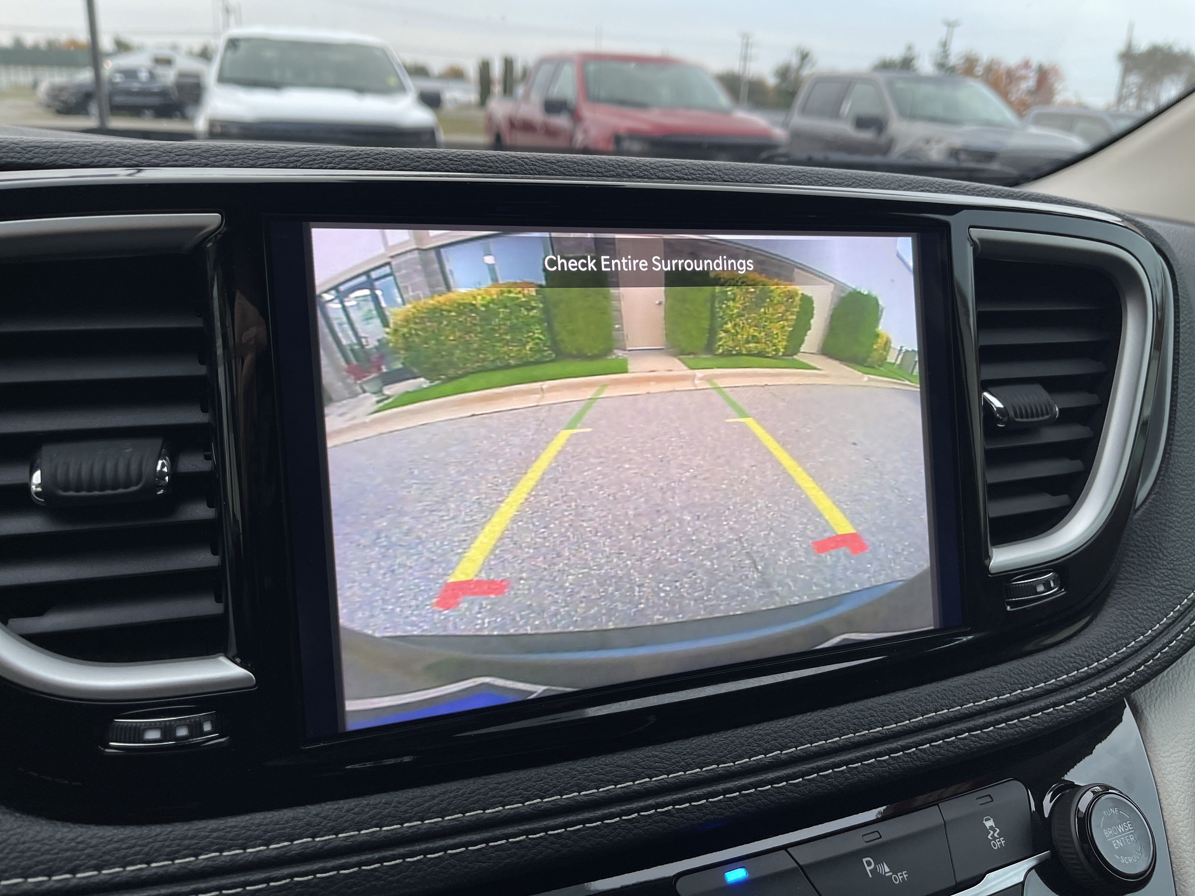 Used 2024 Chrysler Pacifica Limited FWD image 20
