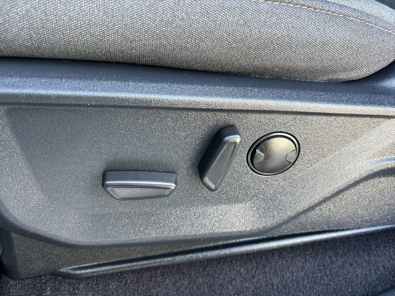 Certified 2022 Ford F150 XLT w/ Equipment Group 302A High image 25