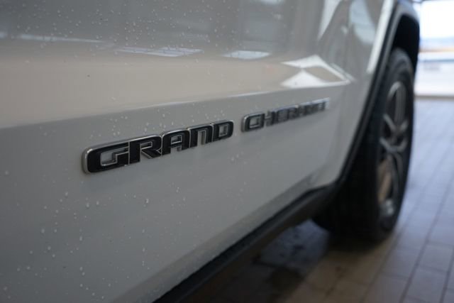 Used 2020 Jeep Grand Cherokee Limited w/ Luxury Group II image 14