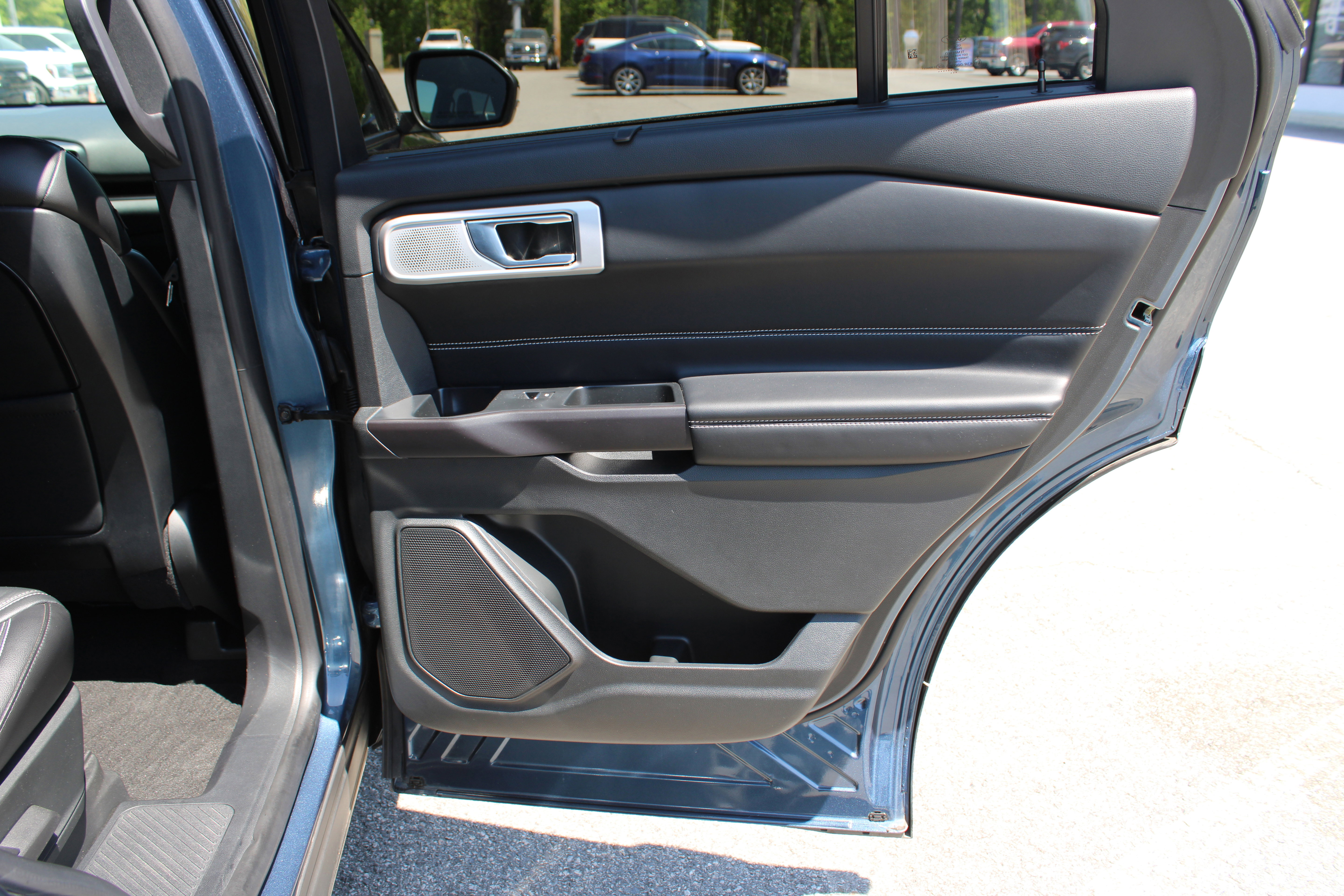 Certified 2020 Ford Explorer ST w/ Premium Technology Package AWD/4WD image 15