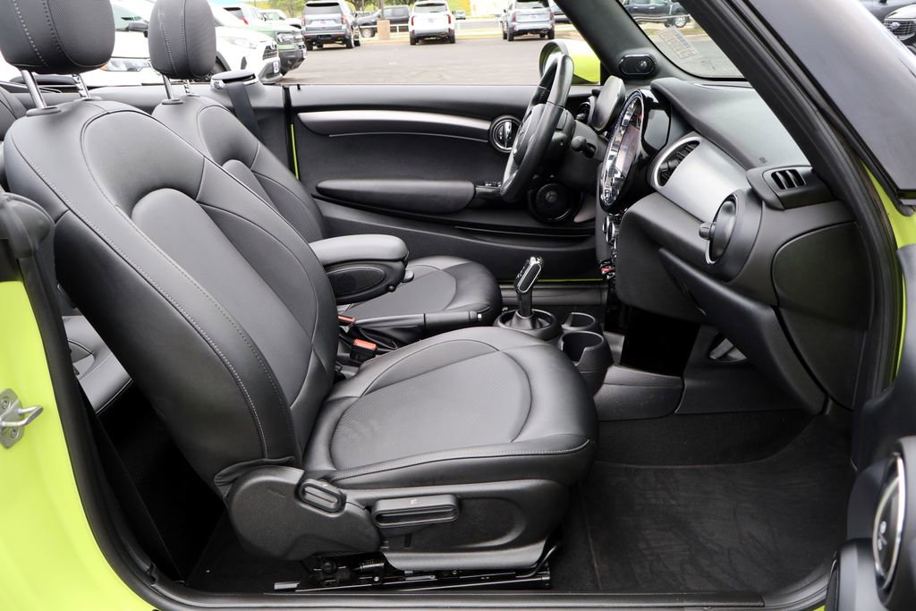 Used 2022 MINI Cooper Convertible w/ Premium Package FWD image 29