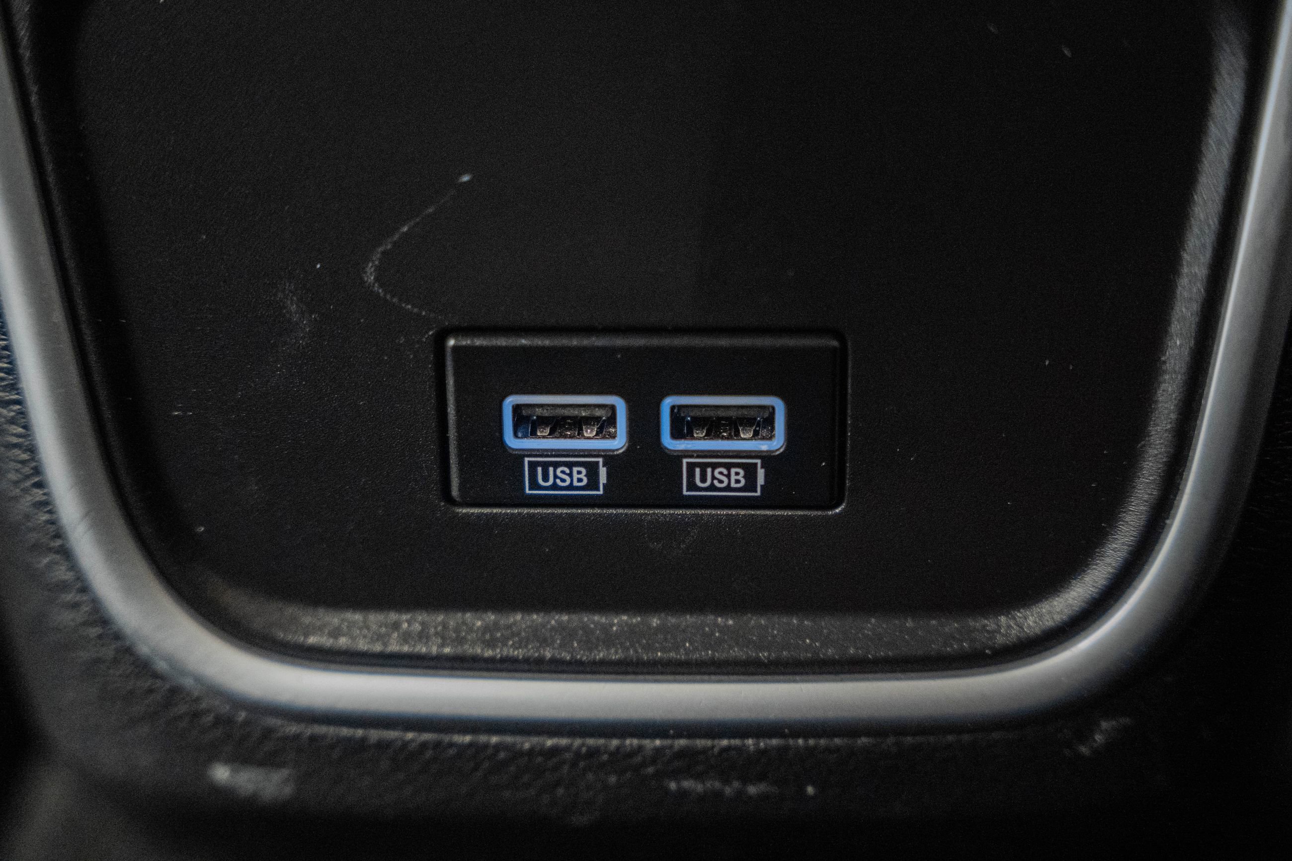 Used 2021 Chrysler 300 Touring w/ Sport Appearance Package image 35