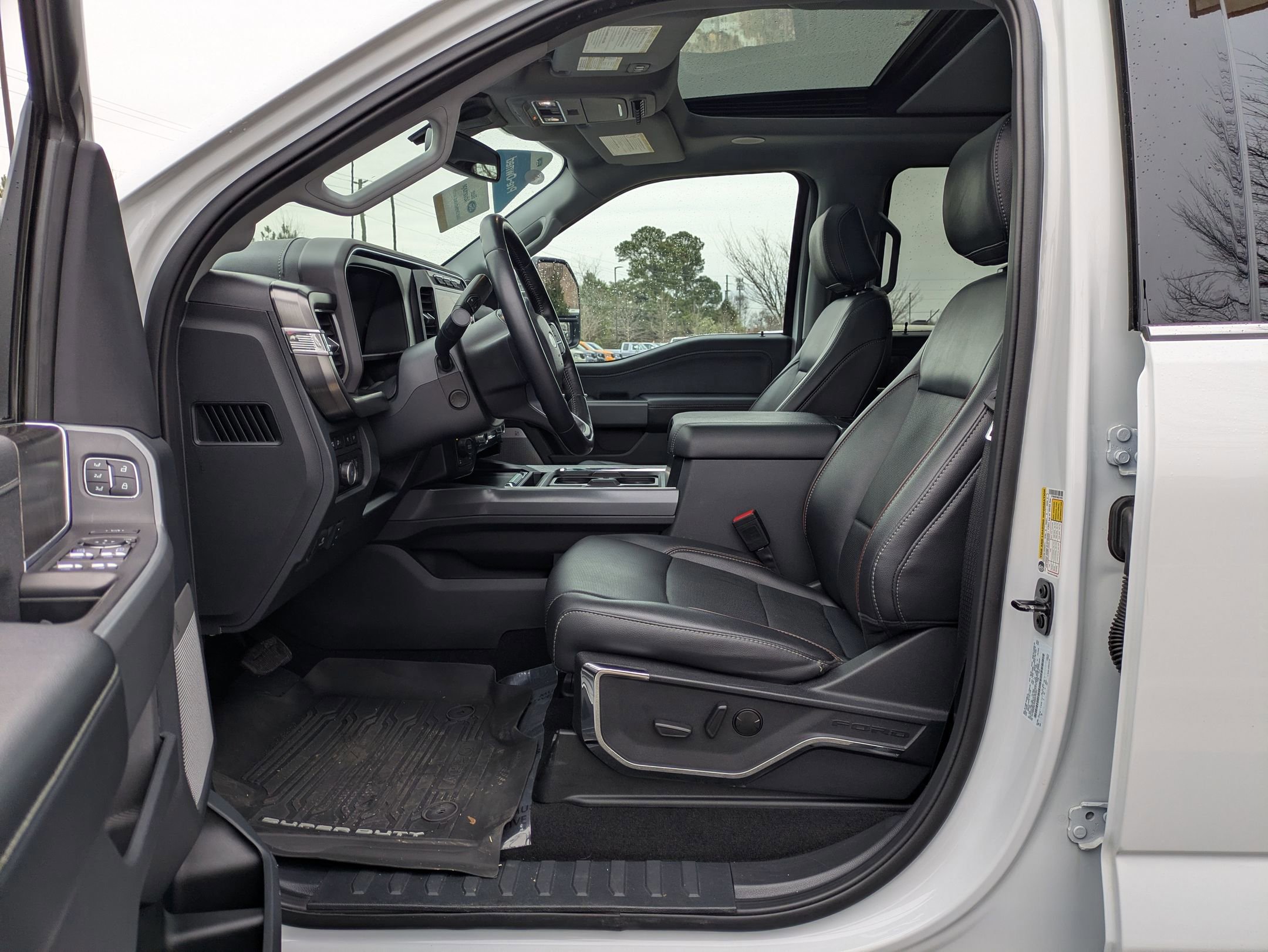 Certified 2024 Ford F250 Lariat w/ Lariat Ultimate Package image 15