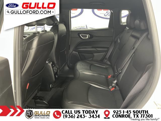 Used 2025 Jeep Compass Trailhawk w/ Trailer Tow Group AWD/4WD image 14