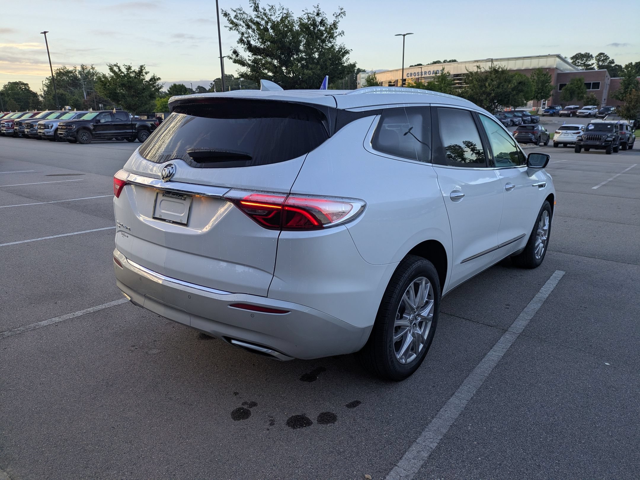 Used 2024 Buick Enclave Essence w/ Experience Buick Package AWD/4WD image 4