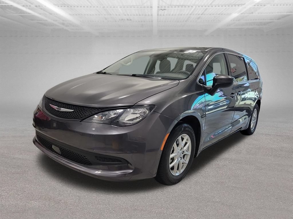 Used 2023 Chrysler Voyager LX FWD image 7