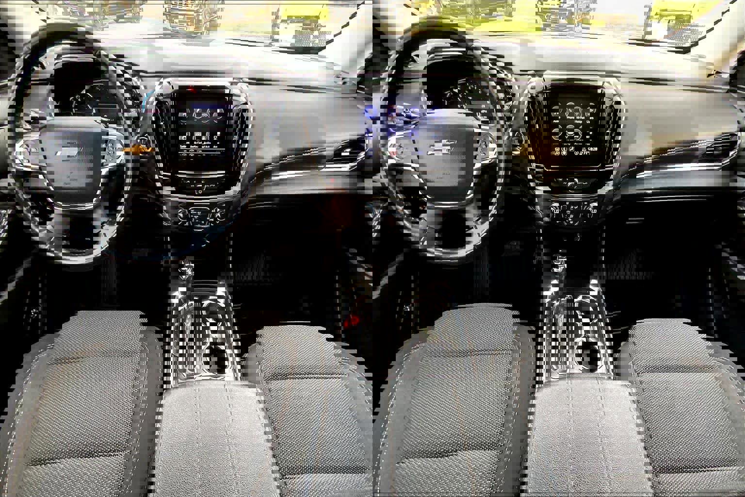 Used 2020 Chevrolet Traverse LT image 14