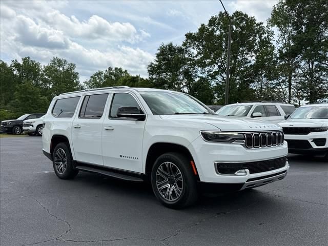 Used 2023 Jeep Wagoneer L Series II AWD/4WD image 2
