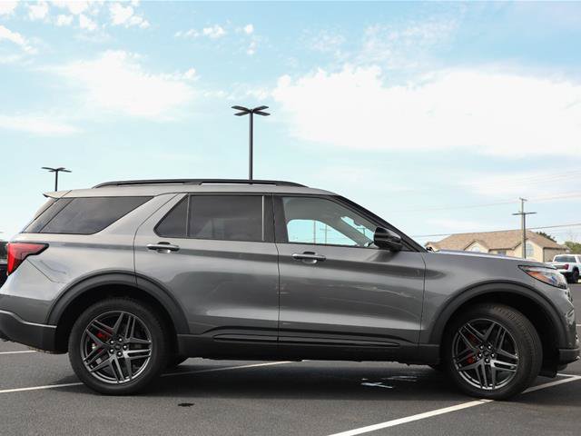 Certified 2025 Ford Explorer ST w/ Sun And Sound Package AWD/4WD image 10