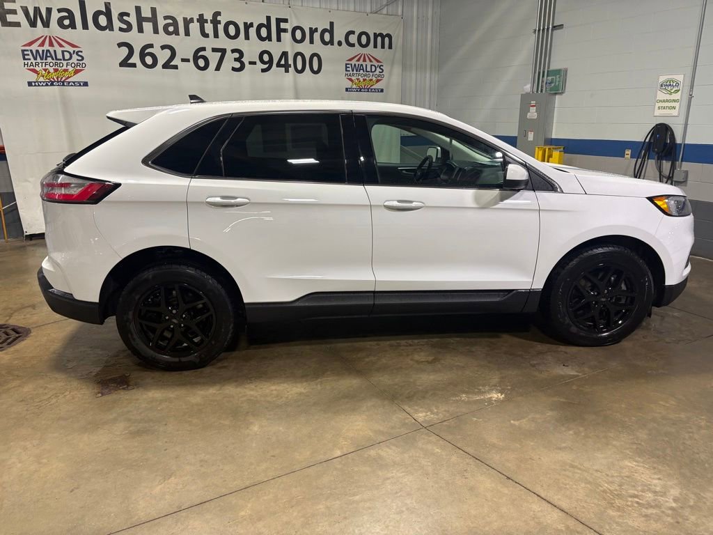 Certified 2024 Ford Edge SEL w/ Convenience Package AWD/4WD image 9