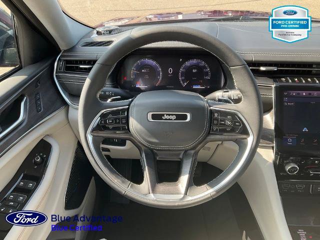 Used 2023 Jeep Grand Cherokee Overland w/ Luxury Tech Group IV AWD/4WD image 7