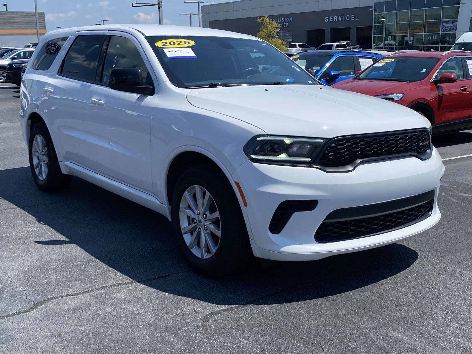 Used 2025 Dodge Durango GT RWD image 1