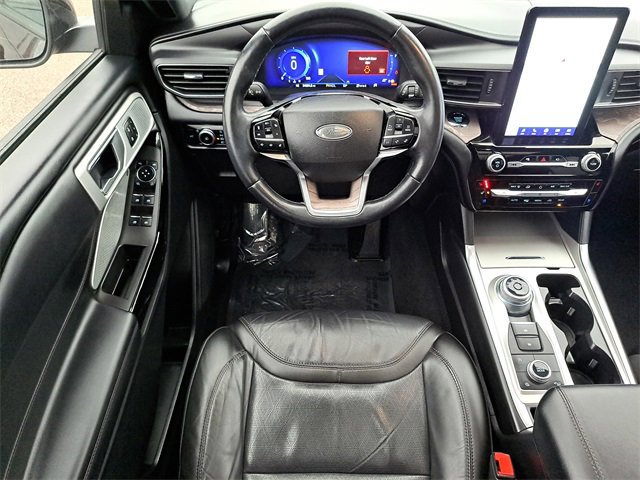 Certified 2023 Ford Explorer Platinum w/ Technology Package image 11