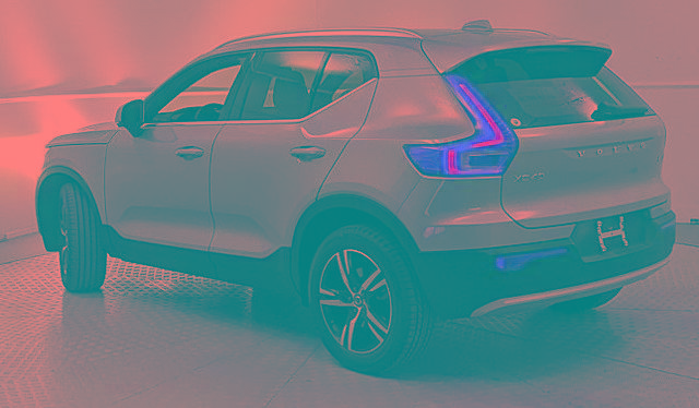 Used 2024 Volvo XC40 B5 Core AWD/4WD image 4