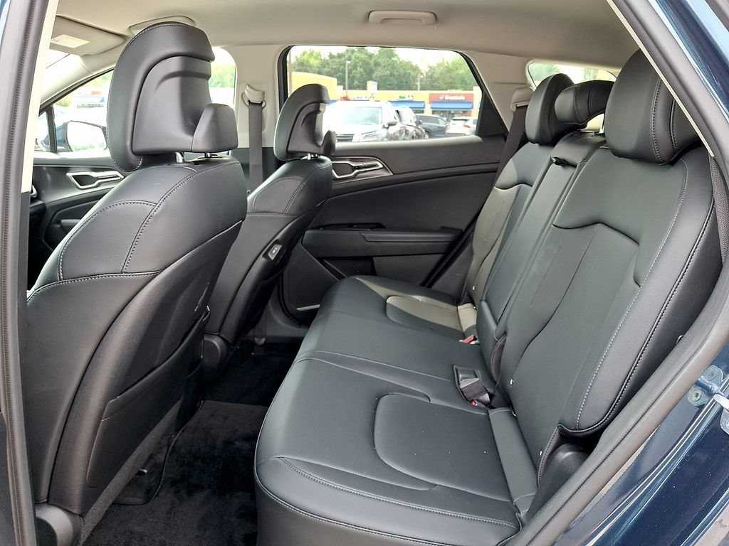 Used 2023 Kia Sportage EX AWD/4WD image 10