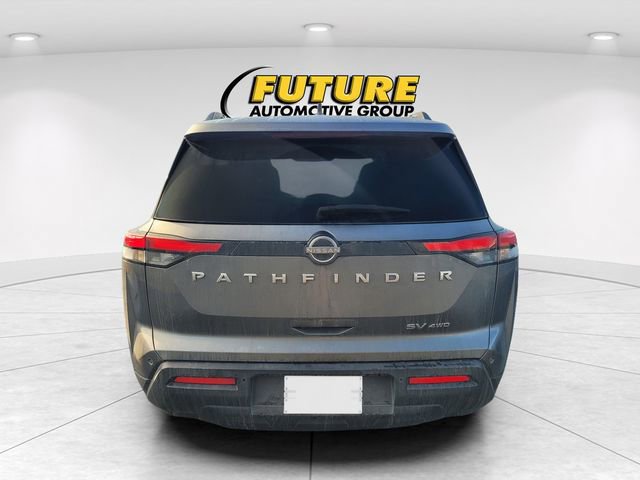 Used 2022 Nissan Pathfinder SV image 2