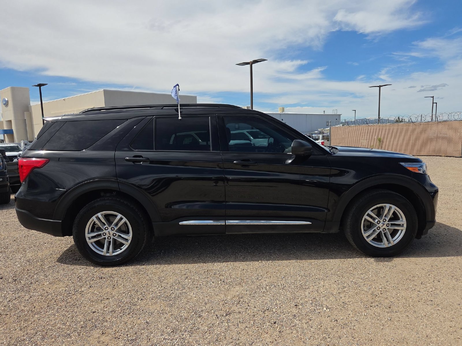 Certified 2023 Ford Explorer XLT w/ Equipment Group 202A AWD/4WD image 4