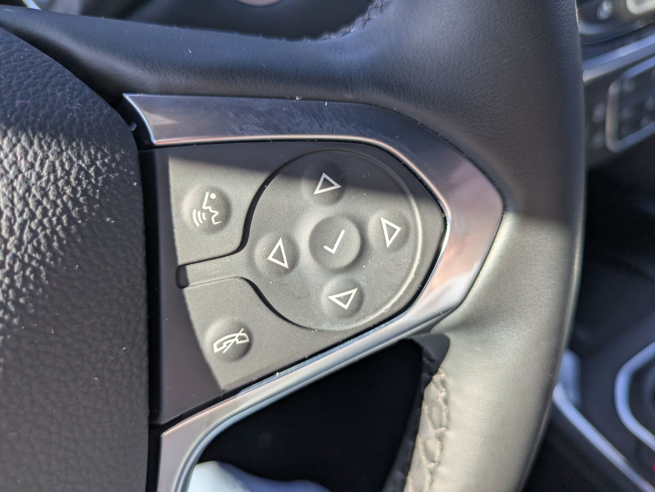 Used 2024 Chevrolet Traverse LT image 17