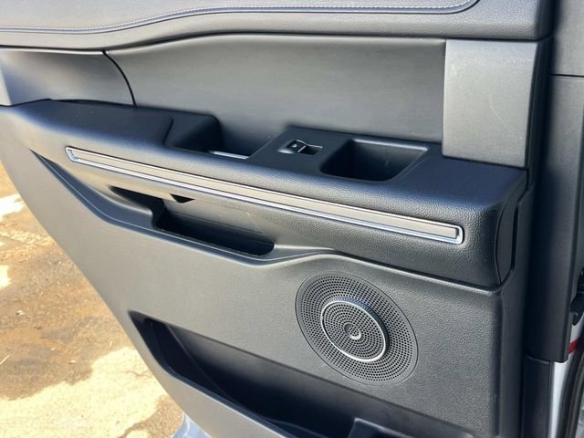Certified 2023 Ford Expedition XLT image 19