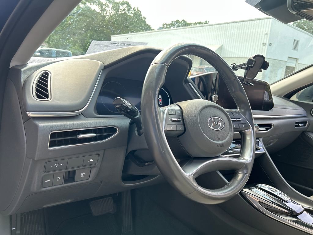 Used 2022 Hyundai Sonata Limited w/ Cargo Package FWD image 10