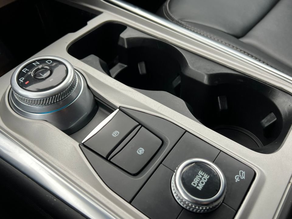 Certified 2022 Ford Explorer XLT w/ Equipment Group 202A image 34