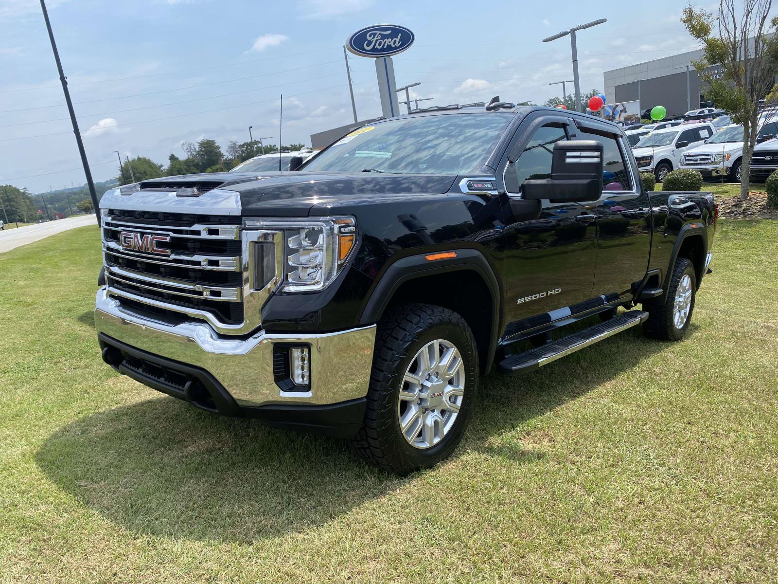 Used 2022 GMC Sierra 2500 SLE w/ SLE Value Package; AWD/4WD image 3