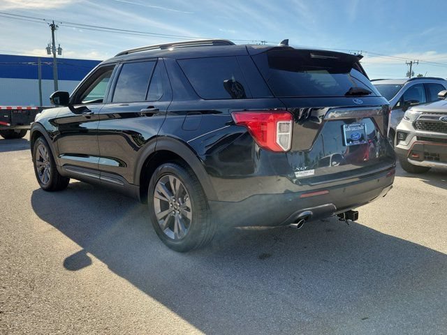 Certified 2023 Ford Explorer XLT w/ Equipment Group 202A RWD image 4