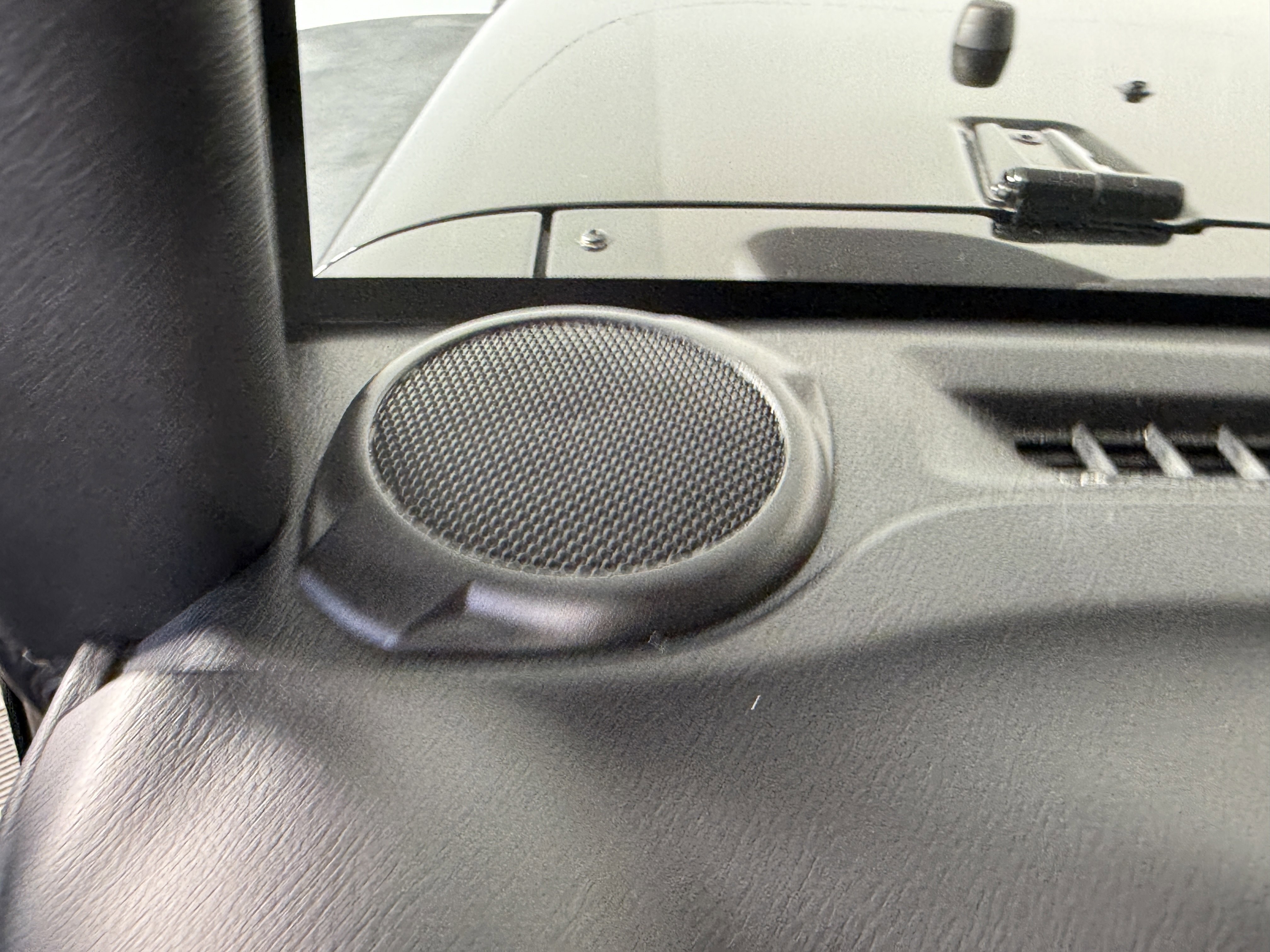 Used 2018 Jeep Wrangler Unlimited Sport S image 18