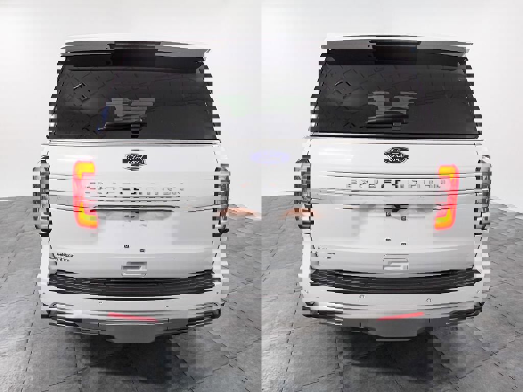 Certified 2024 Ford Expedition Limited image 3