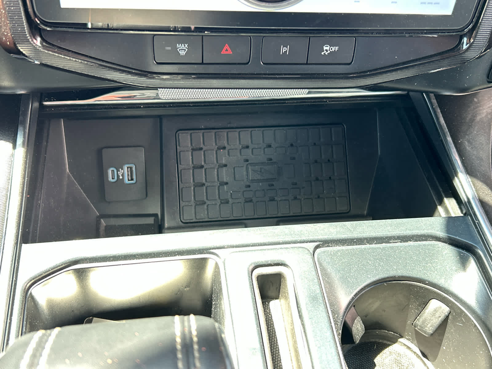 Certified 2024 Ford F150 Lightning Platinum AWD/4WD image 32