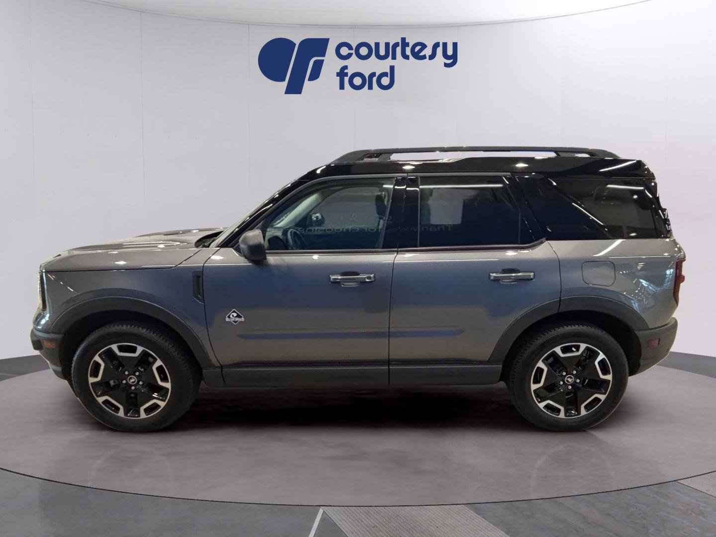 Certified 2023 Ford Bronco Sport Outer Banks w/ Tech Package image 2