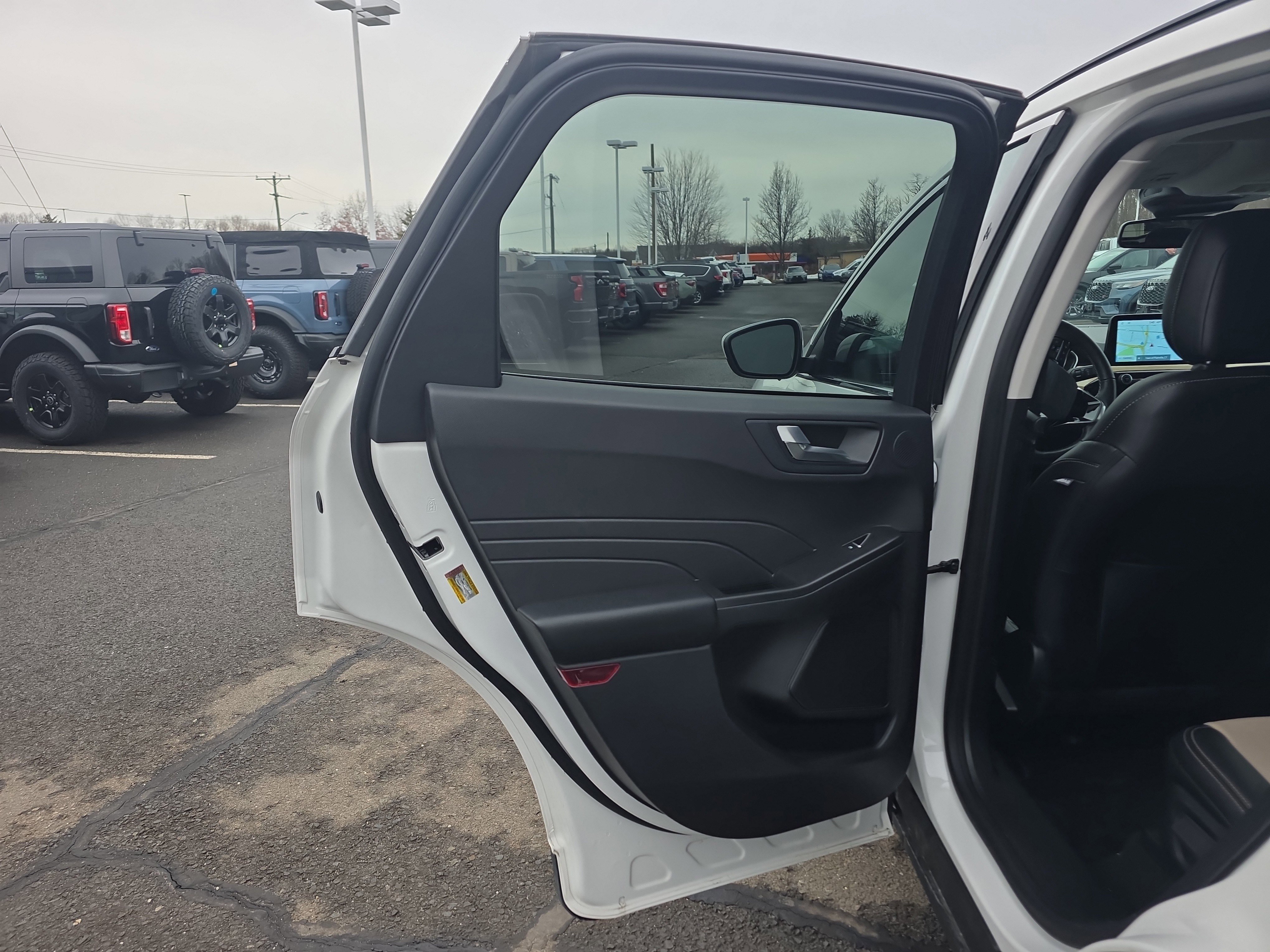 Certified 2022 Ford Escape Titanium w/ Titanium Elite Package image 23