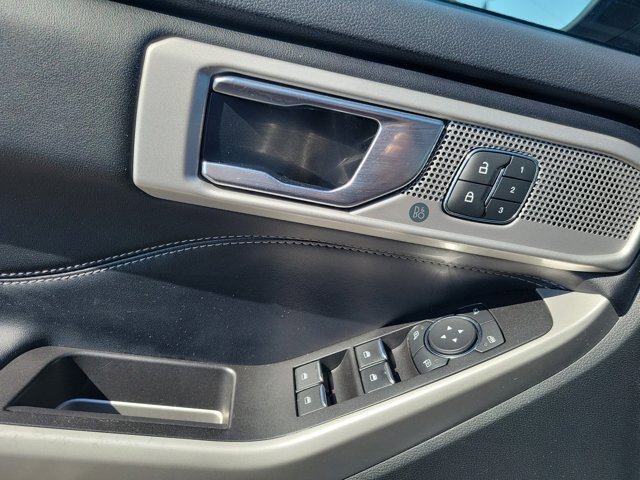 Certified 2022 Ford Explorer Limited w/ Equipment Group 301A AWD/4WD image 17