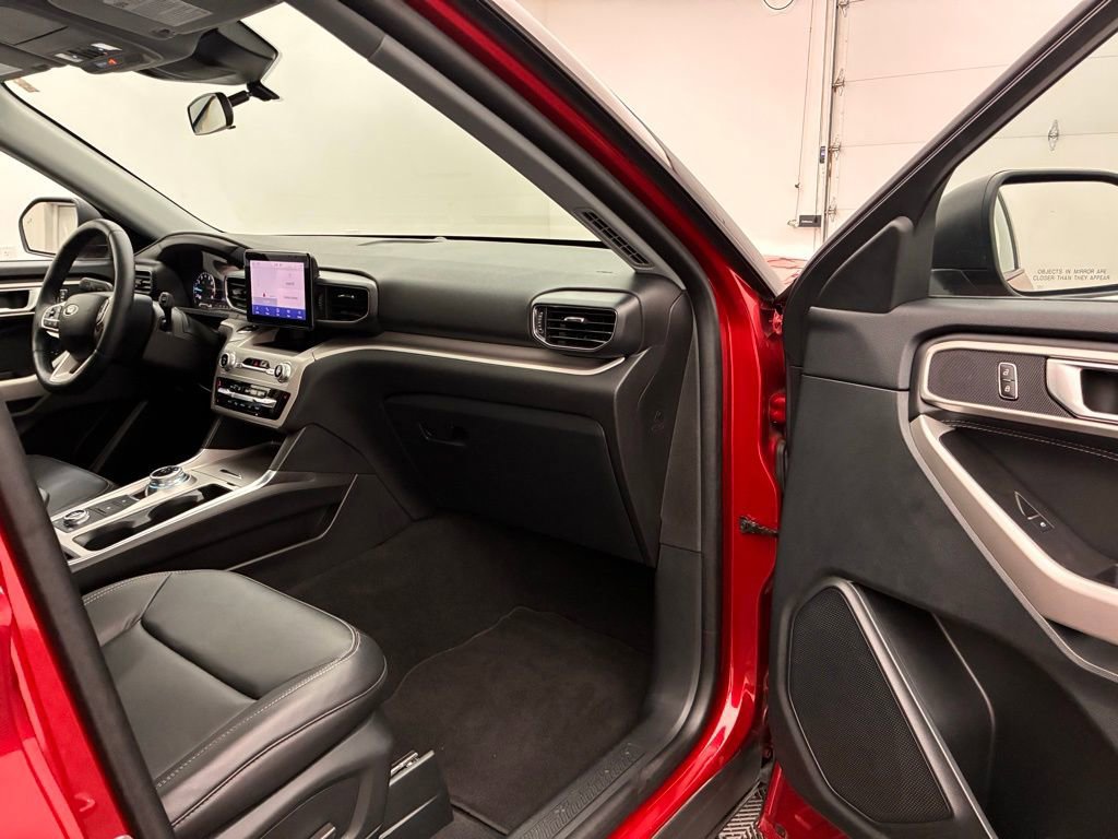 Certified 2023 Ford Explorer XLT w/ Equipment Group 202A image 27