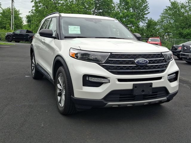 Certified 2023 Ford Explorer XLT w/ Equipment Group 202A AWD/4WD image 2