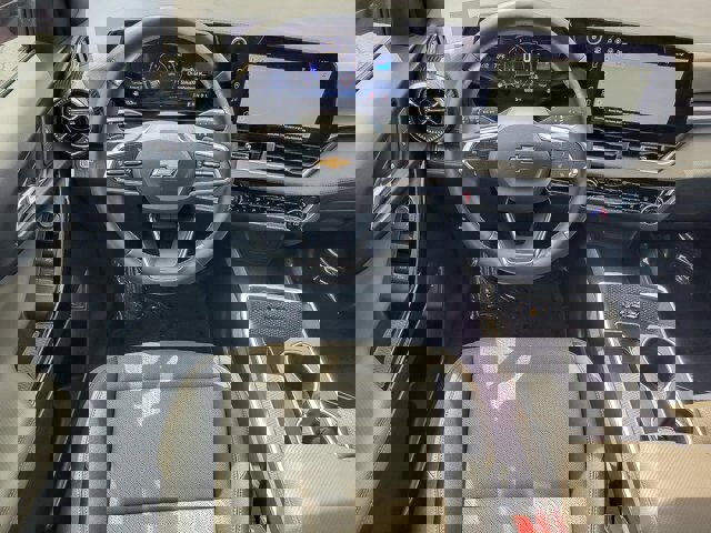 Used 2025 Chevrolet Equinox LT w/ Convenience Package II image 14