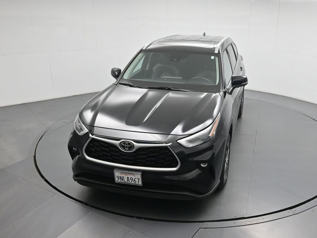 Used 2022 Toyota Highlander XLE FWD image 39
