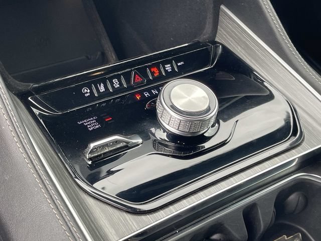 Used 2024 Jeep Wagoneer Series II AWD/4WD image 42