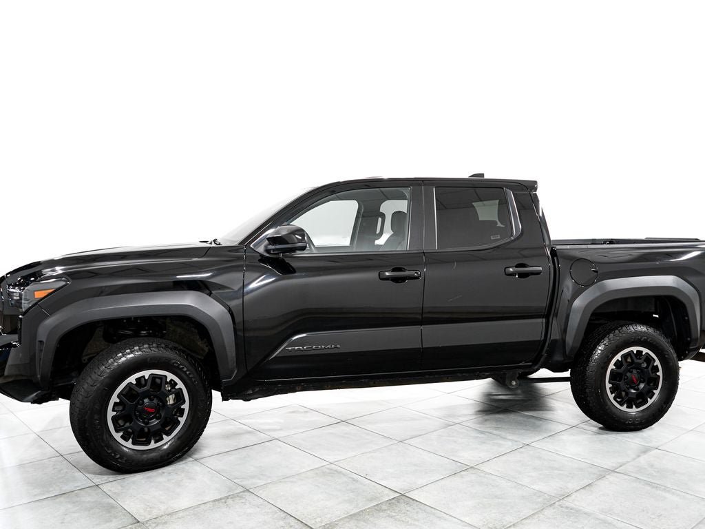 Used 2024 Toyota Tacoma TRD Off-Road AWD/4WD image 4