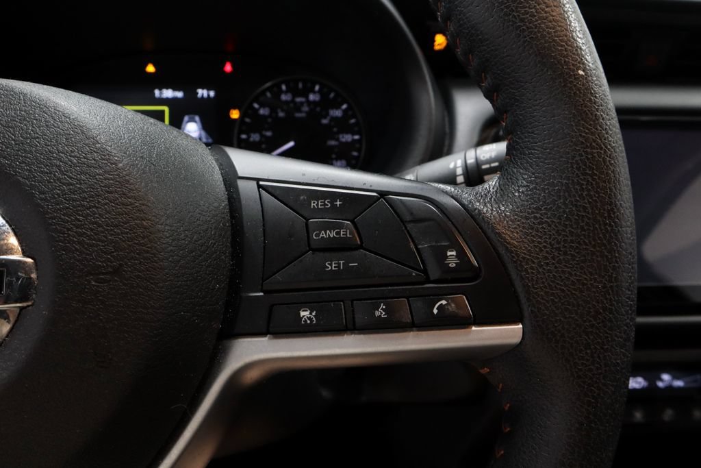Used 2021 Nissan Kicks SR w/ SR Premium Package FWD image 30