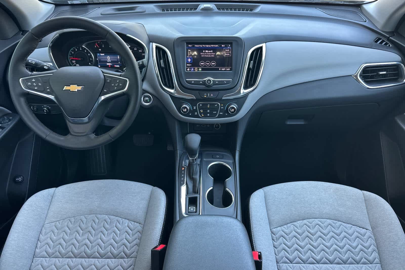 Used 2023 Chevrolet Equinox LT w/ Driver Convenience Package FWD image 3